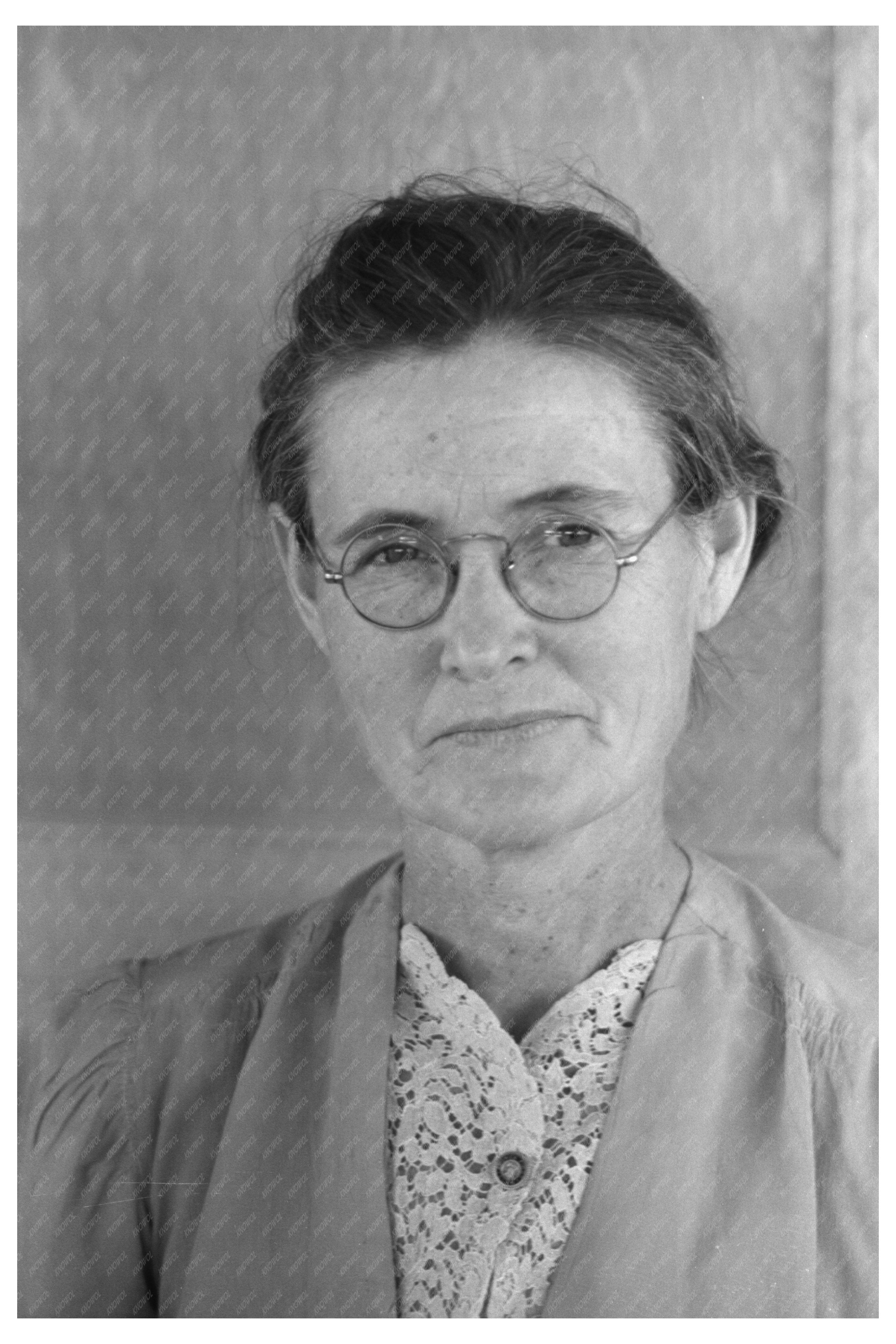 Woman at Agua Fria Migratory Labor Camp Arizona 1940