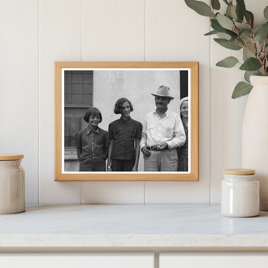 Juan Candalaria and Children Holbrook Arizona 1940
