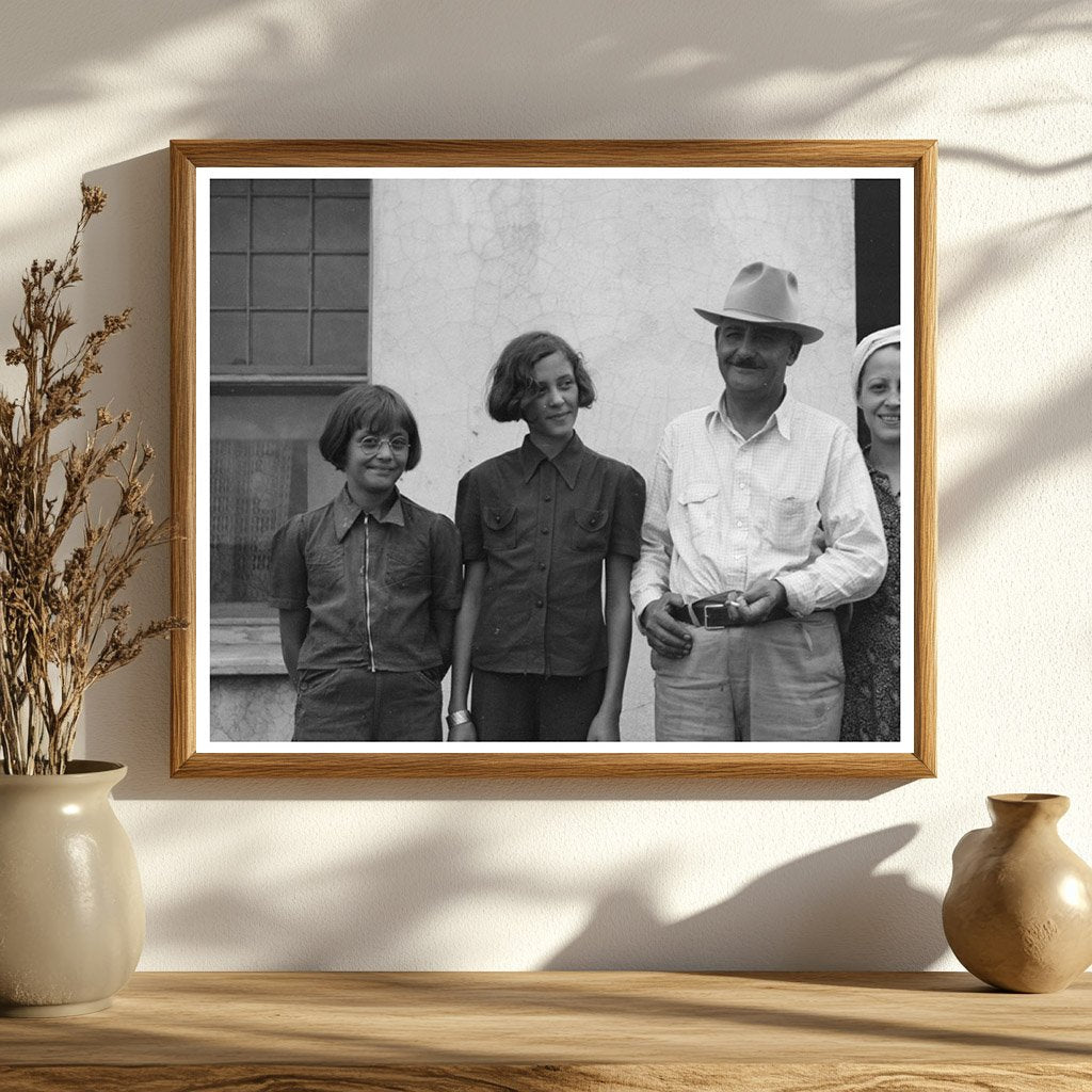 Juan Candalaria and Children Holbrook Arizona 1940