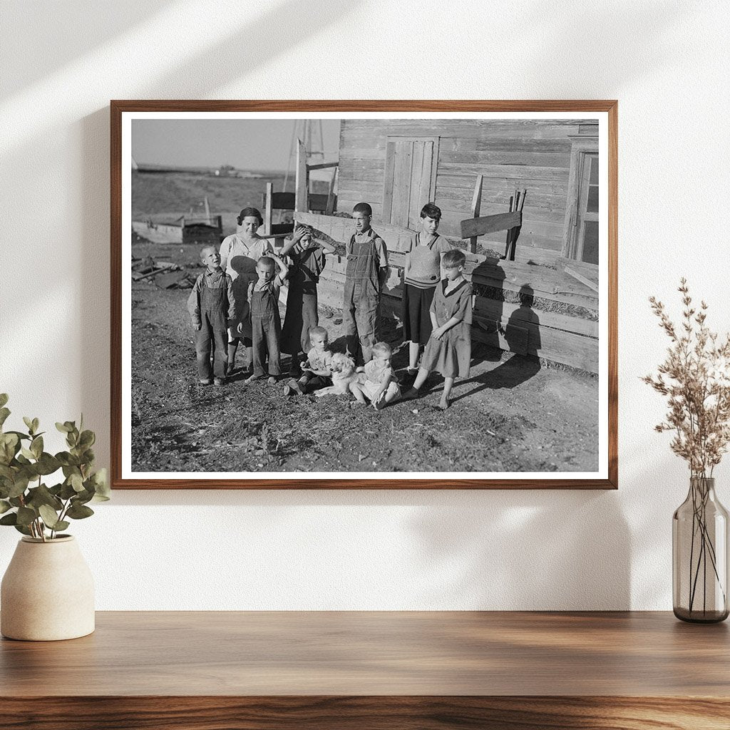 Floyd Peaches Family in Rural North Dakota 1937