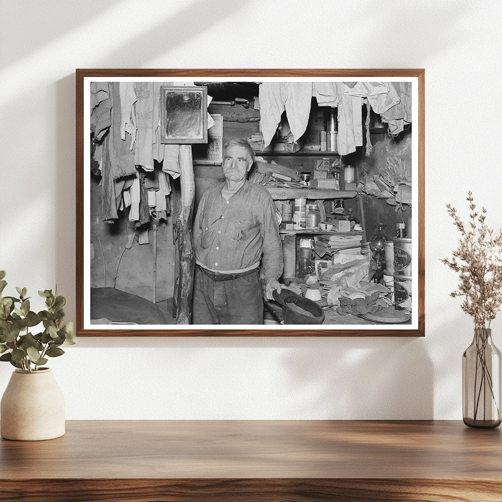 Elmer Thompsons Shack in Montana November 1937