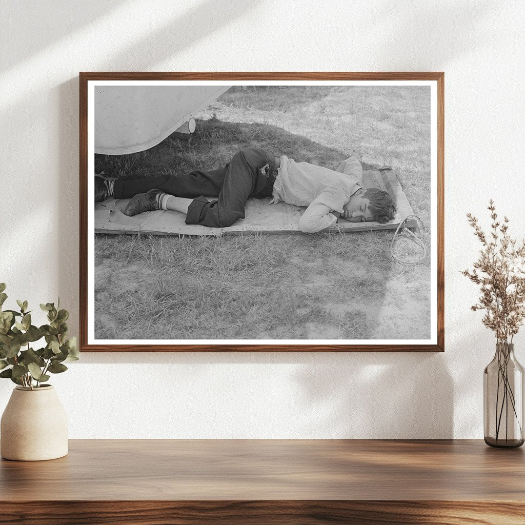 Lasses-White Show Member in Hammock Sikeston Missouri 1938