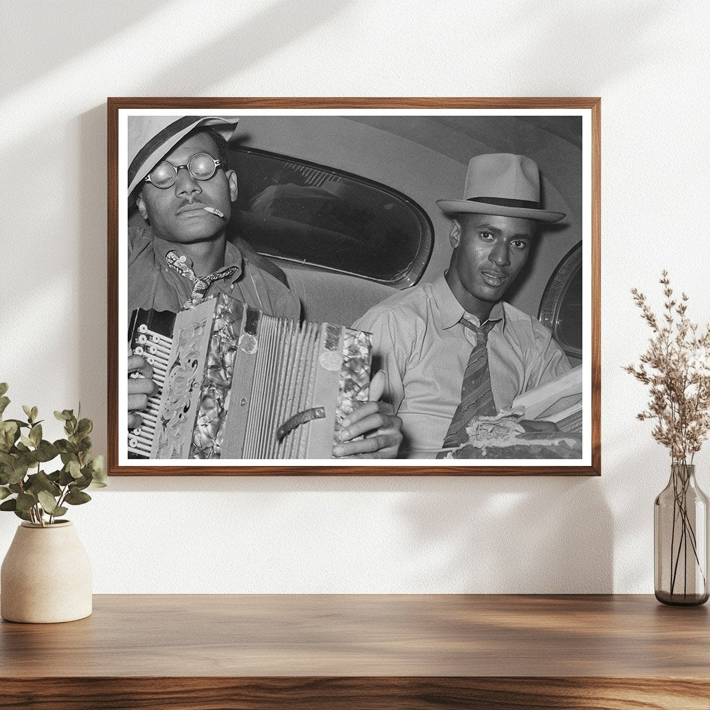 Musicians Performing in Auto Louisiana 1938