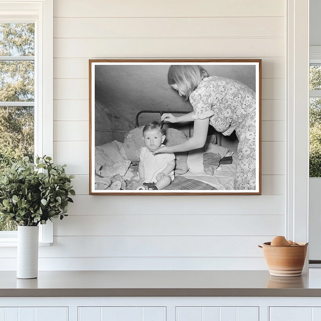 Migrant Mother and Child in Harlingen Texas 1939