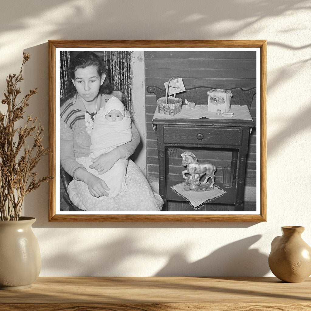 Vintage 1939 Photo of Mexican Mother and Baby in Texas