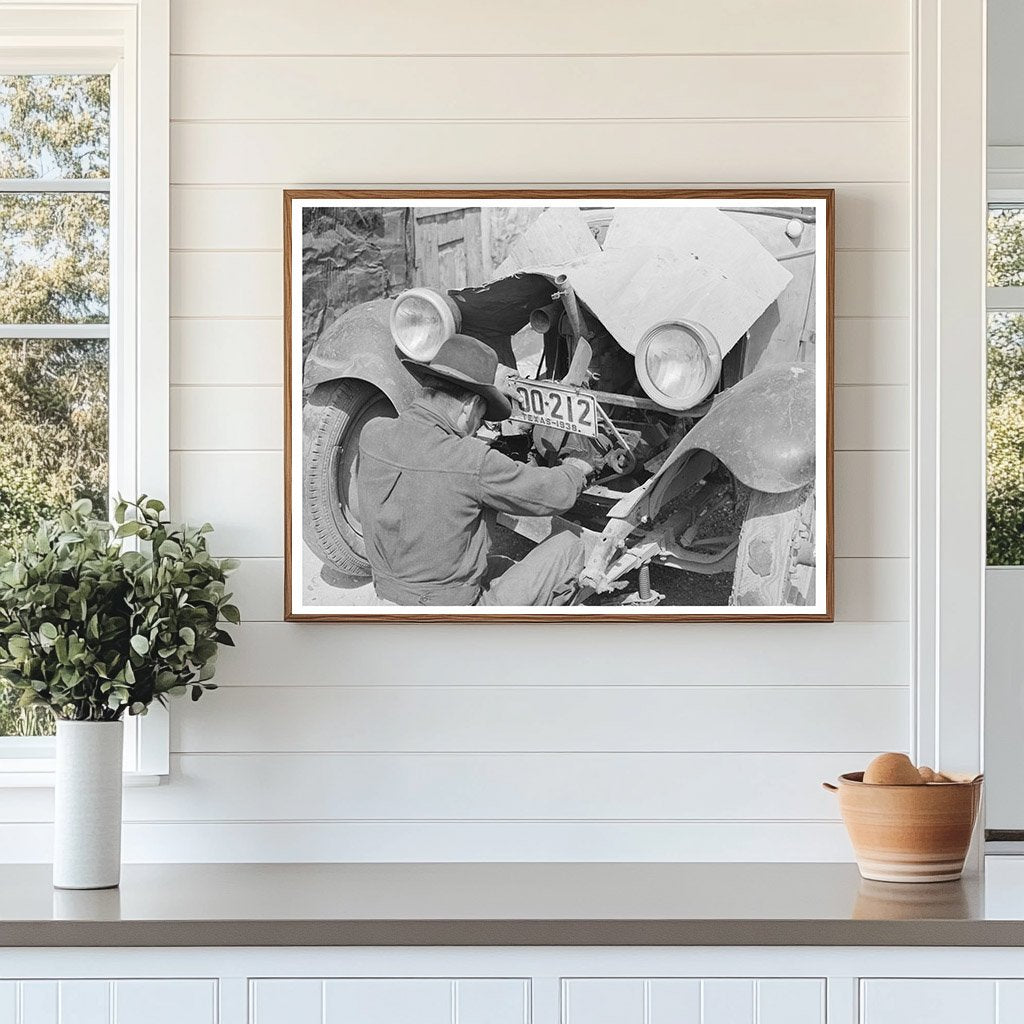 Mexican Individual Repairs Car in San Antonio 1939