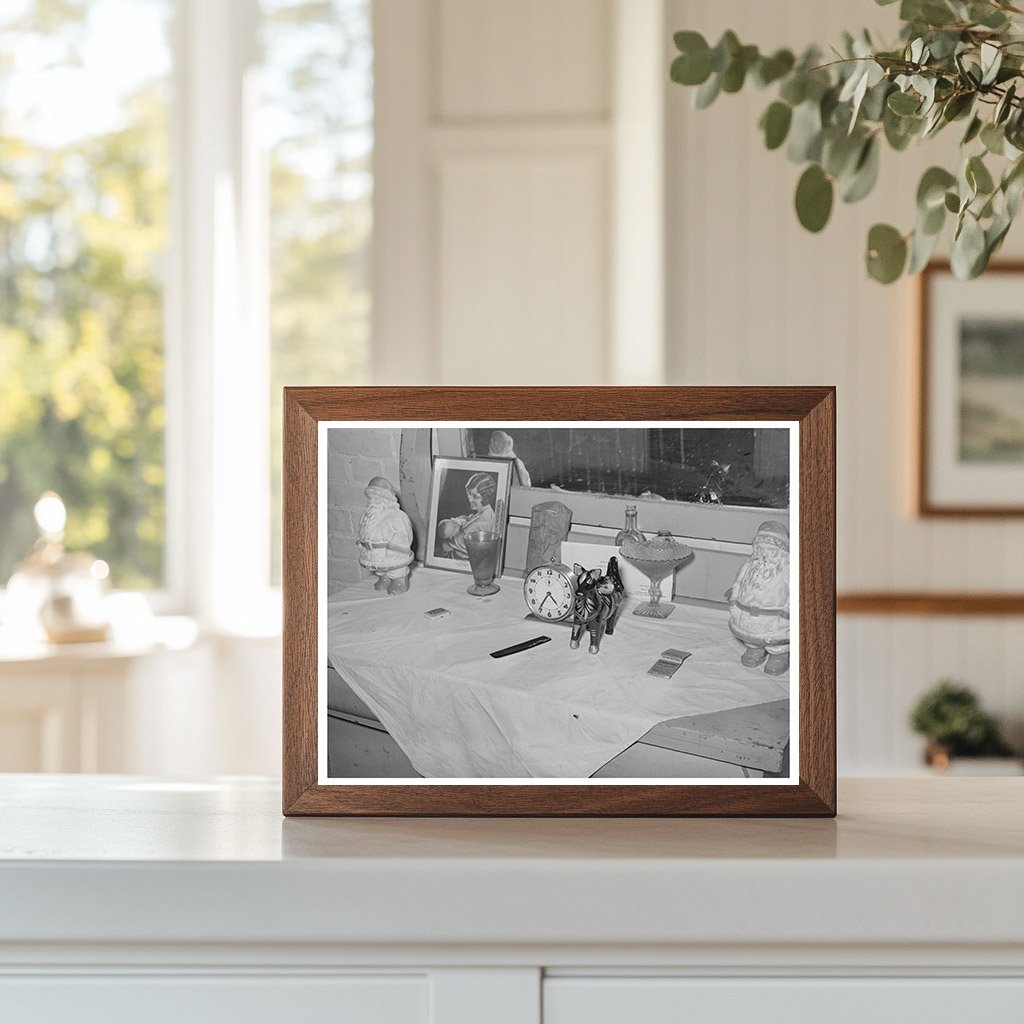 Vintage Bureau in El Indio Texas March 1939