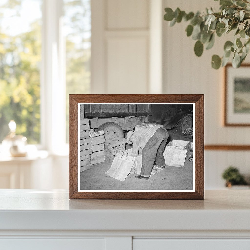 San Antonio Peddler Packing Vegetables March 1939