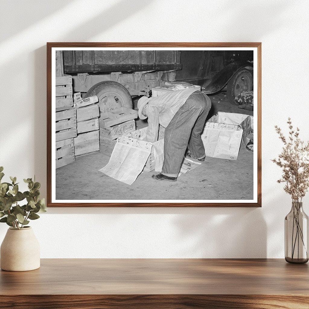 San Antonio Peddler Packing Vegetables March 1939