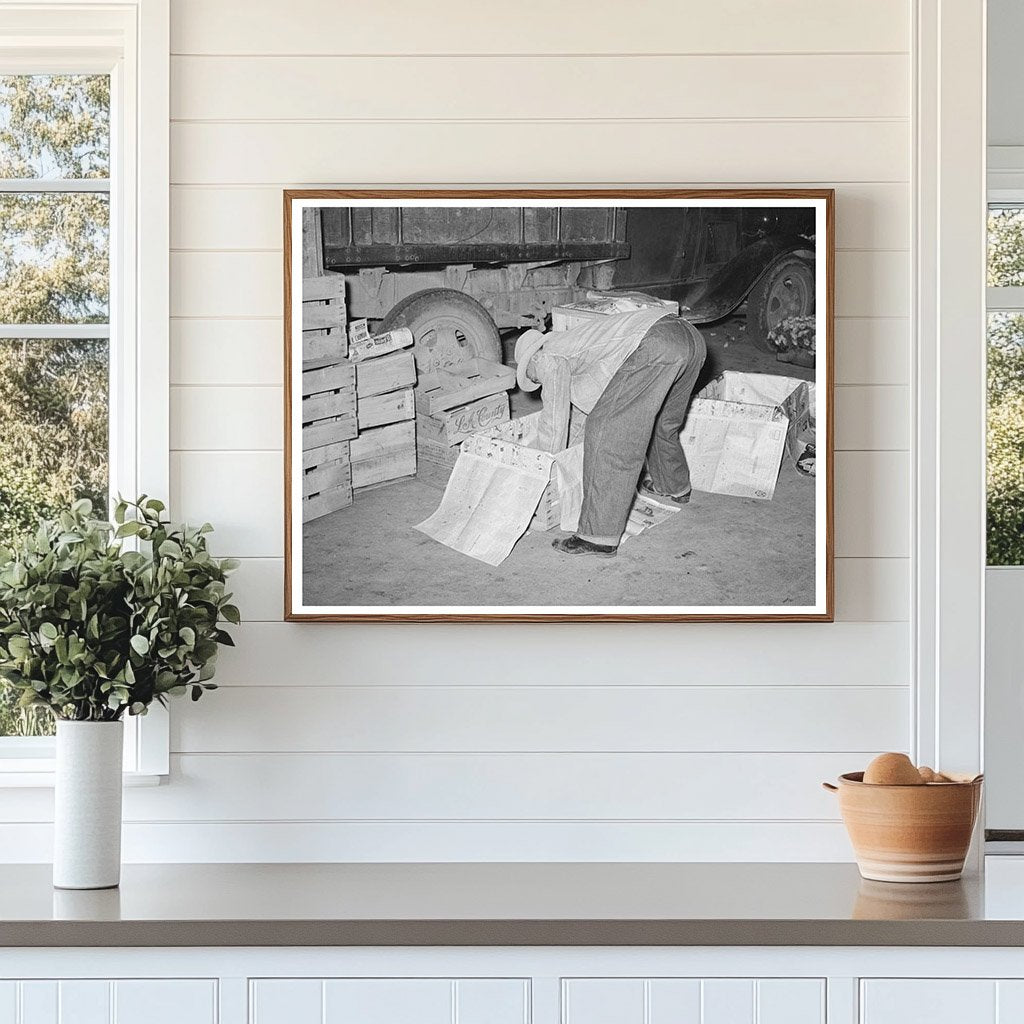 San Antonio Peddler Packing Vegetables March 1939