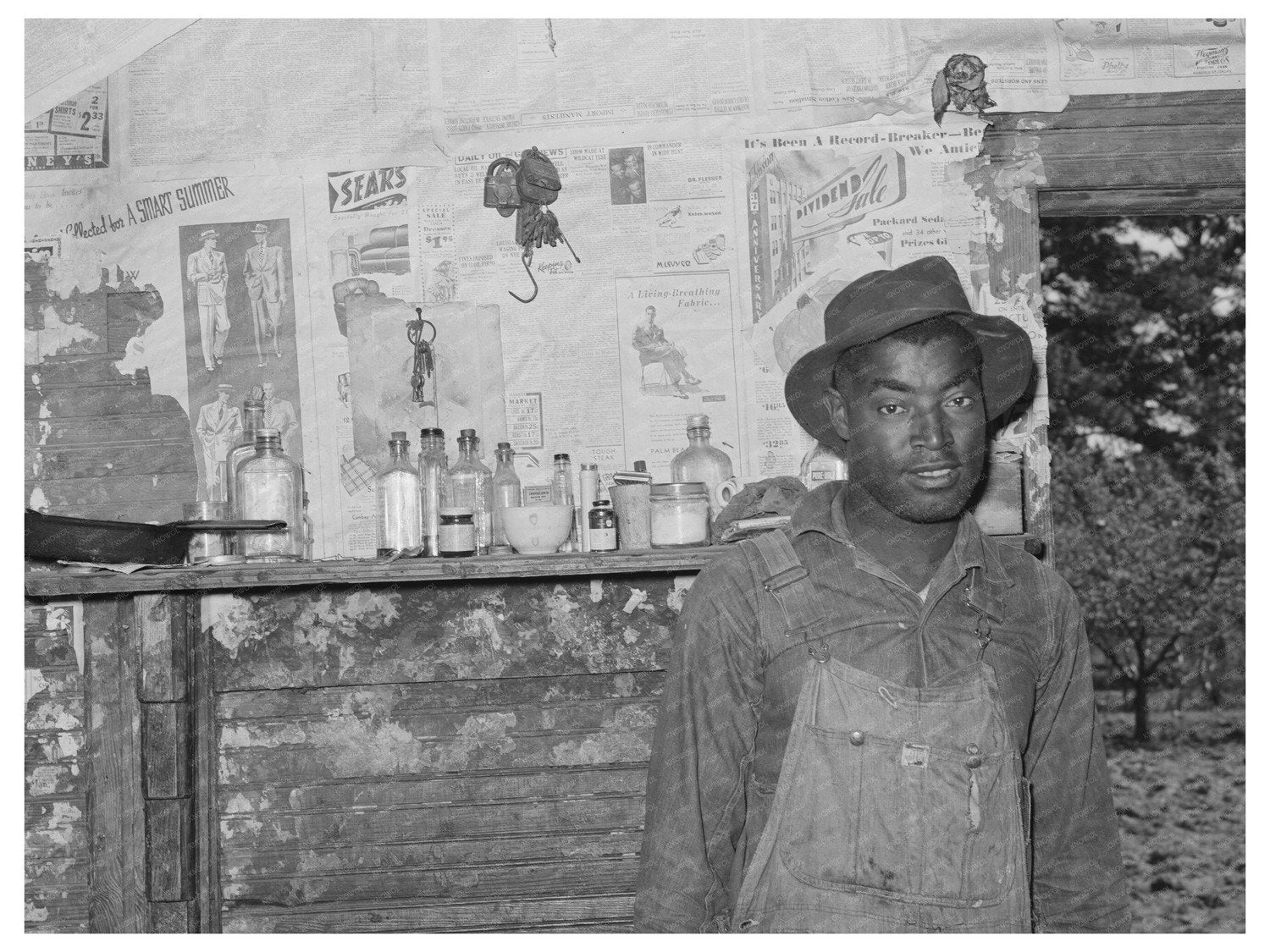 Man and Family in Jefferson Texas April 1939