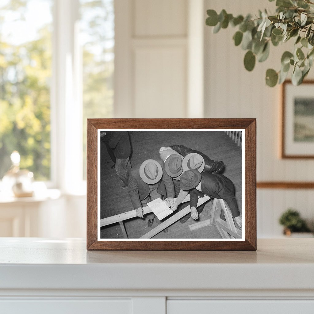 Strawberry Auction Buyers in Hammond Louisiana April 1939