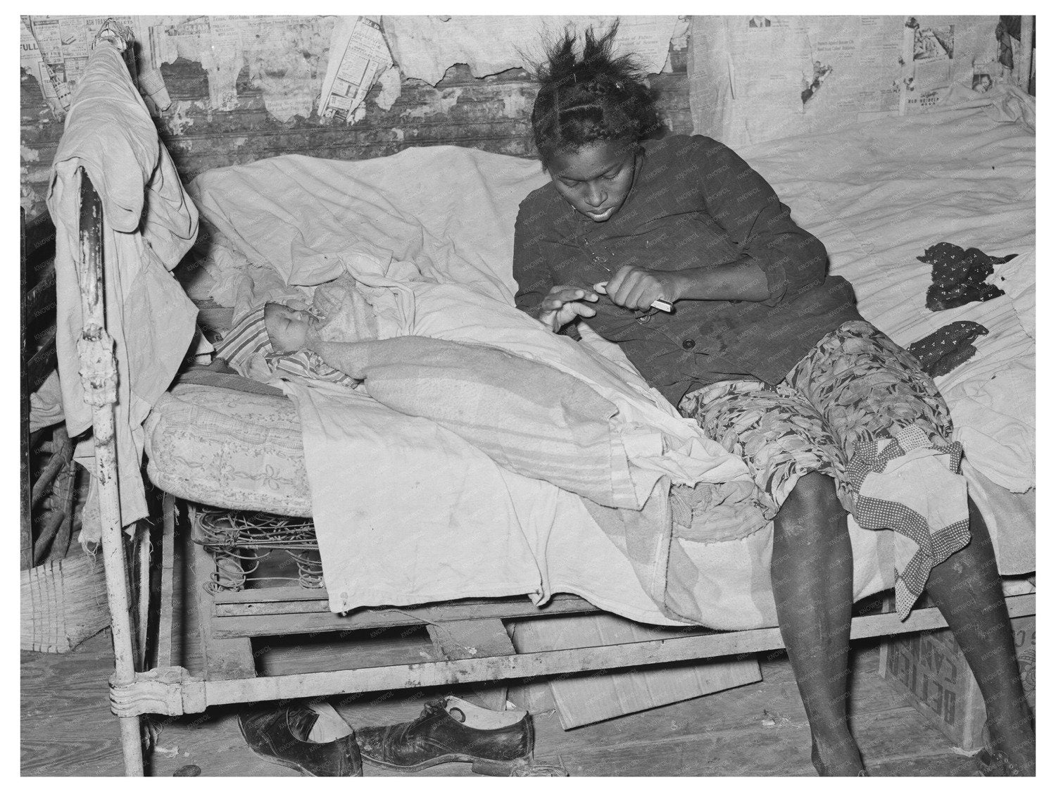 Mother and Child in Cabin Jefferson Texas April 1939