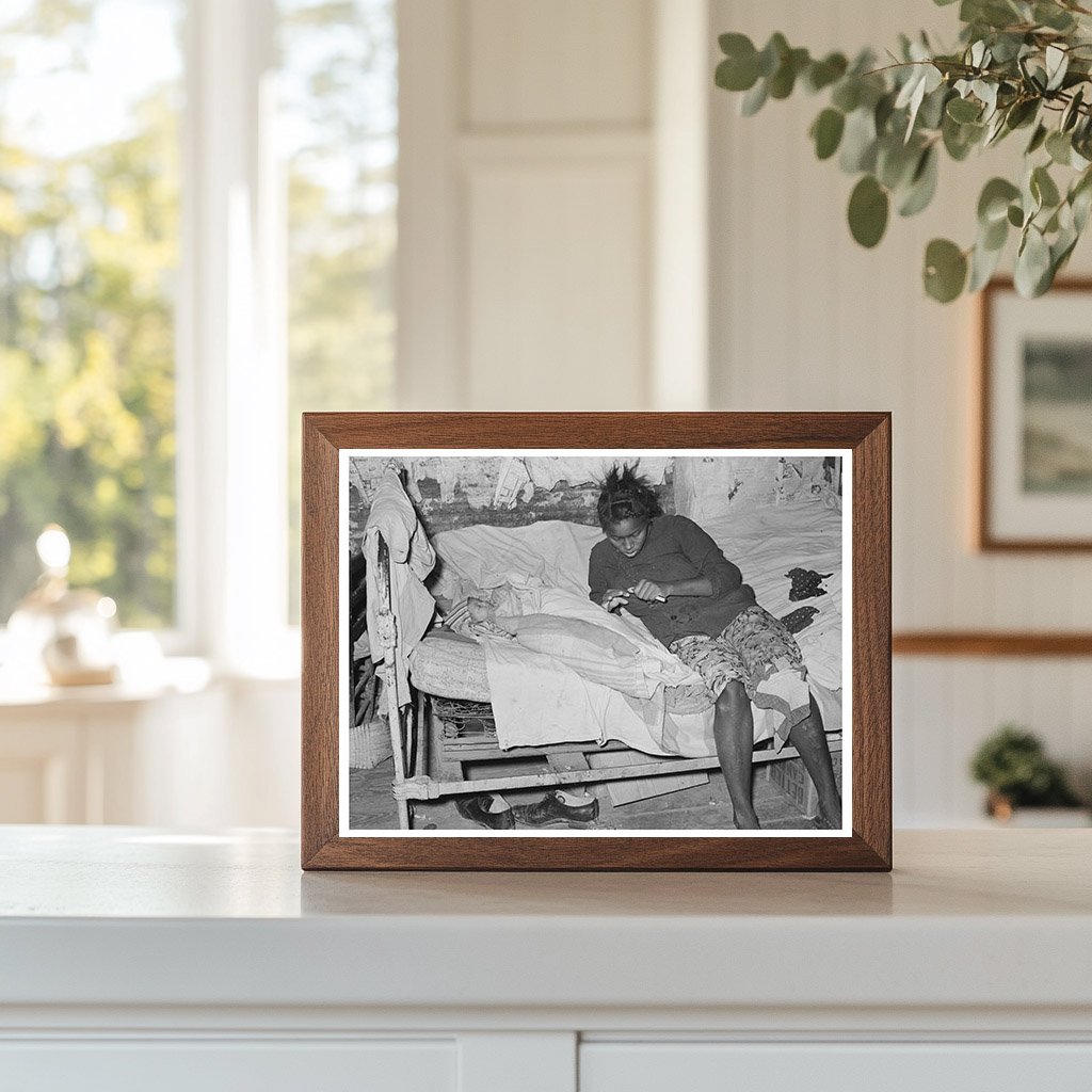 Mother and Child in Cabin Jefferson Texas April 1939