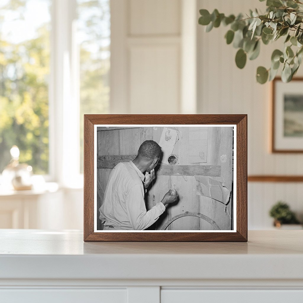 Strawberry Picker Shaving in Hammond Louisiana 1939