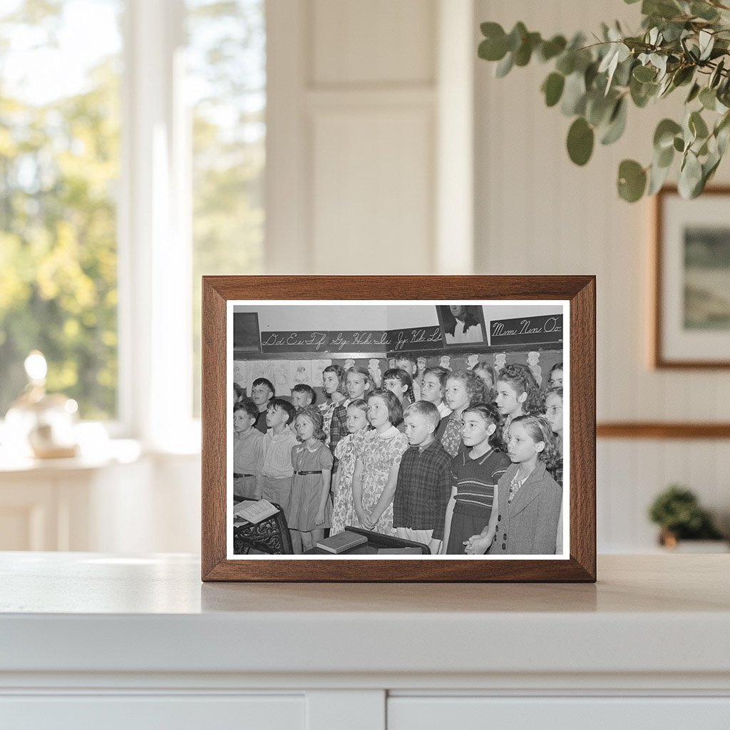 Schoolchildren Singing in San Augustine Texas 1939