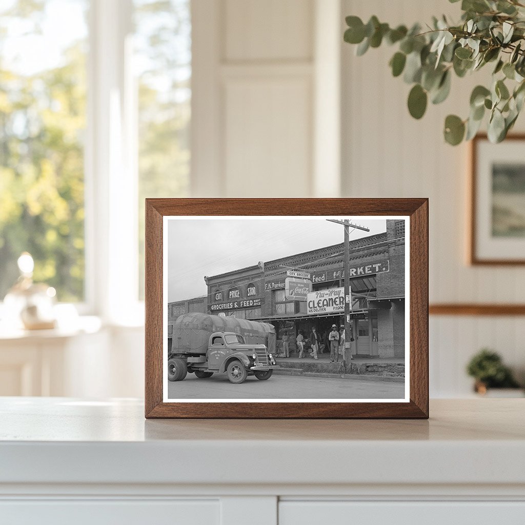 Wholesale Grocery Truck in San Augustine Texas 1939