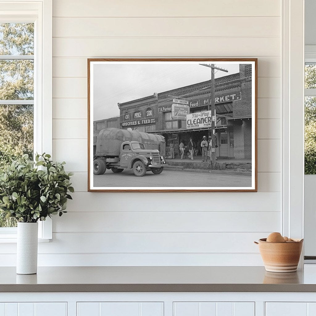 Wholesale Grocery Truck in San Augustine Texas 1939