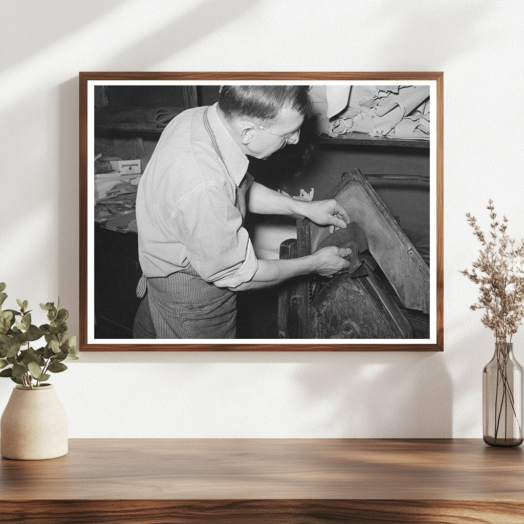 Boot Shaping Process in Alpine Texas May 1939