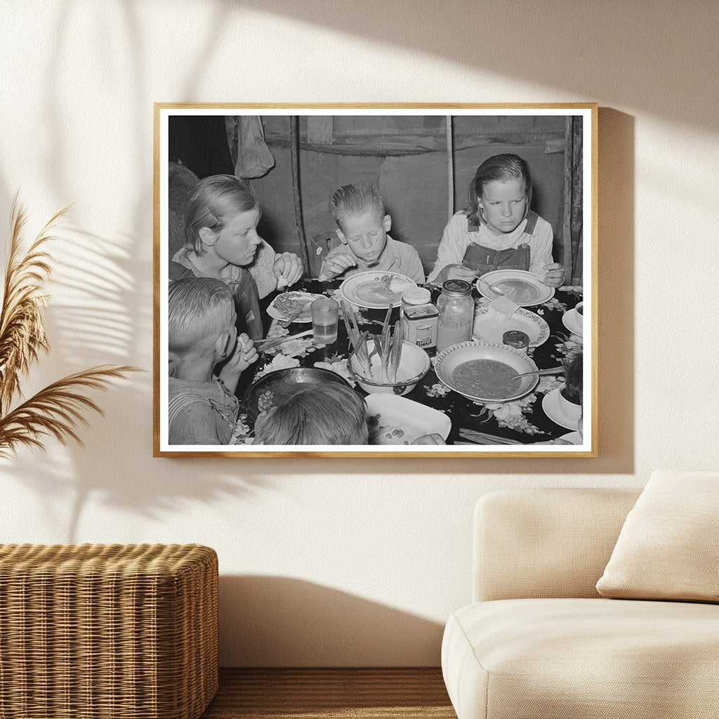 Children of Migrant Laborers Eating in Oklahoma 1939