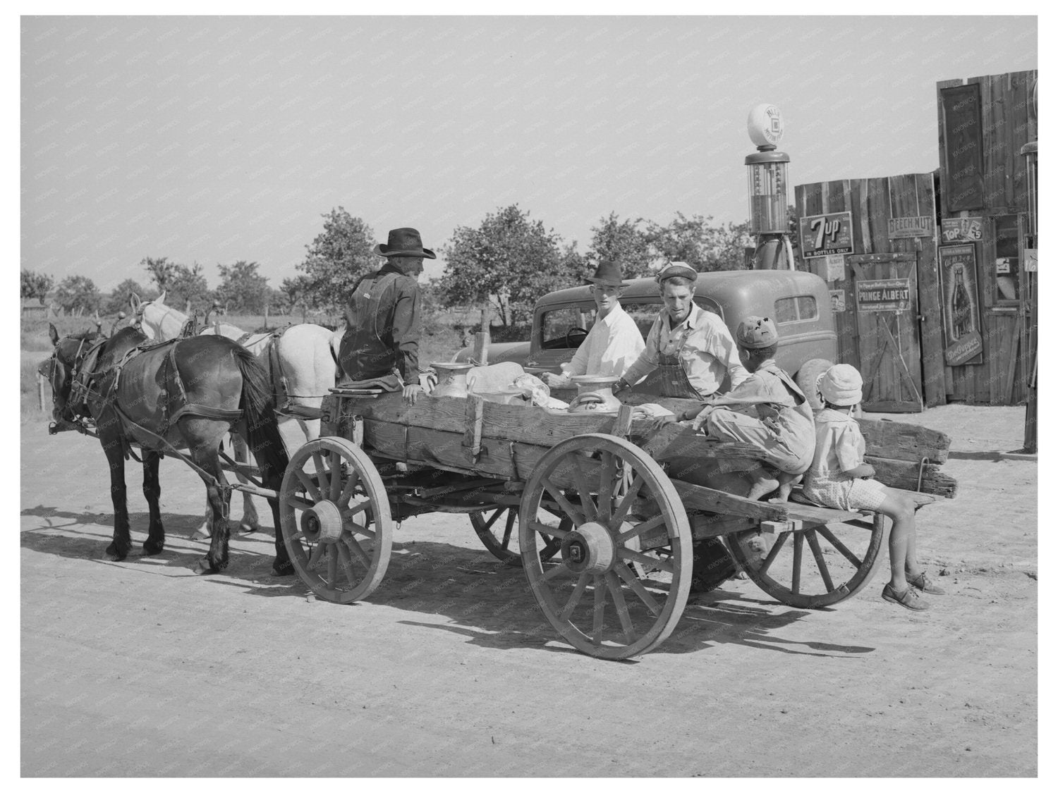 Farmers Wagon at Crossroads Store McIntosh County 1939