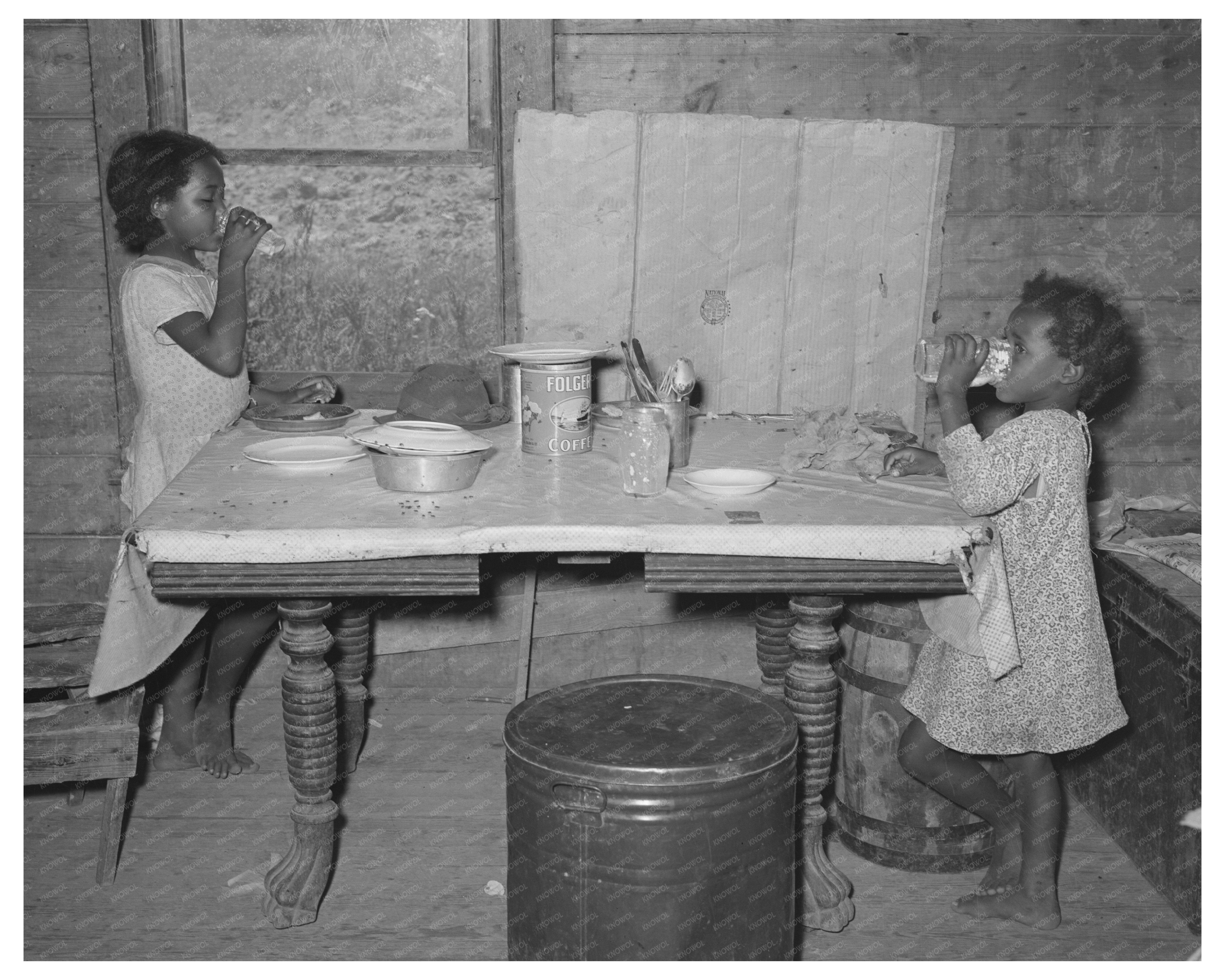 Children Eating Lunch on Tenant Farm Oklahoma June 1939