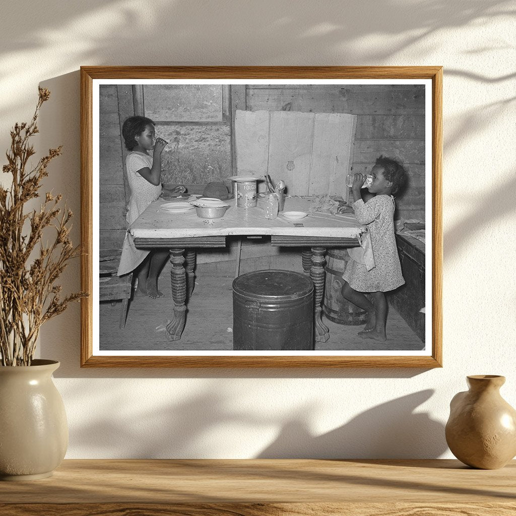 Children Eating Lunch on Tenant Farm Oklahoma June 1939
