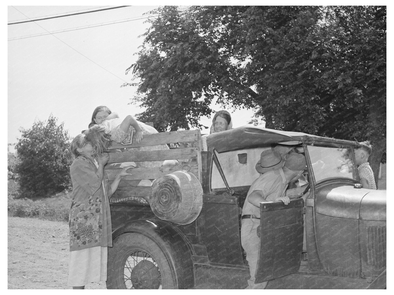 Family Farewell to Migrants Muskogee Oklahoma July 1939