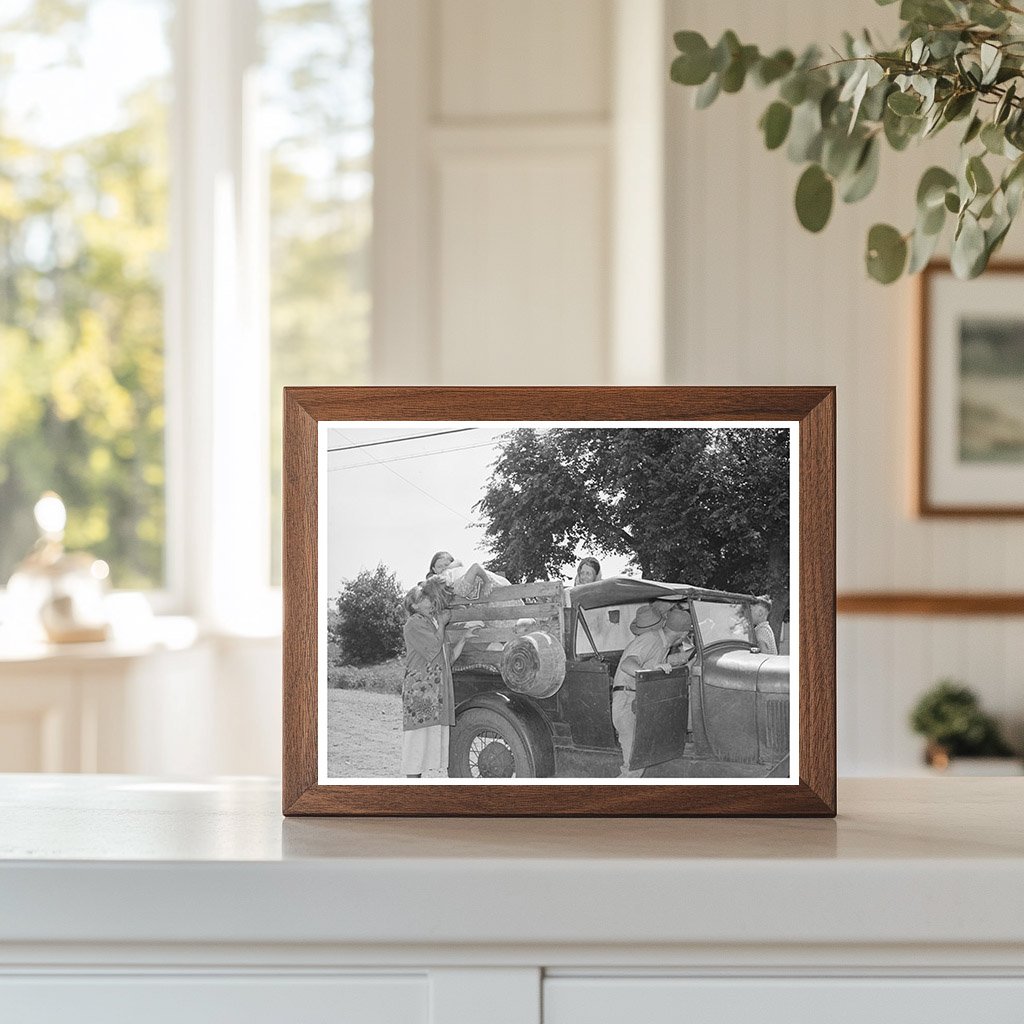 Family Farewell to Migrants Muskogee Oklahoma July 1939