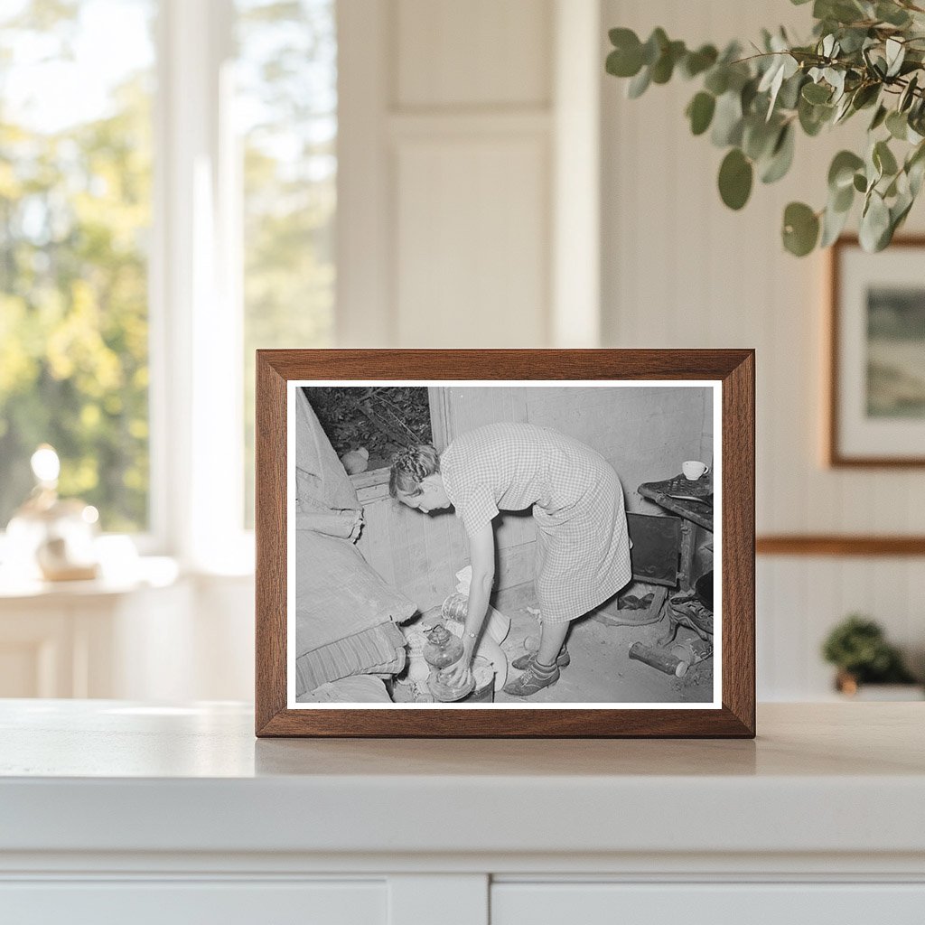 1939 Family Migrating with Lamp from Oklahoma to California