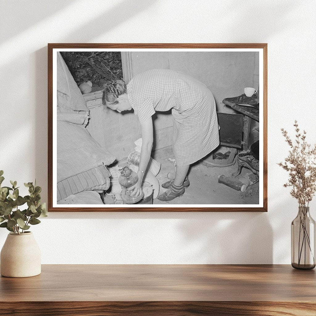 1939 Family Migrating with Lamp from Oklahoma to California