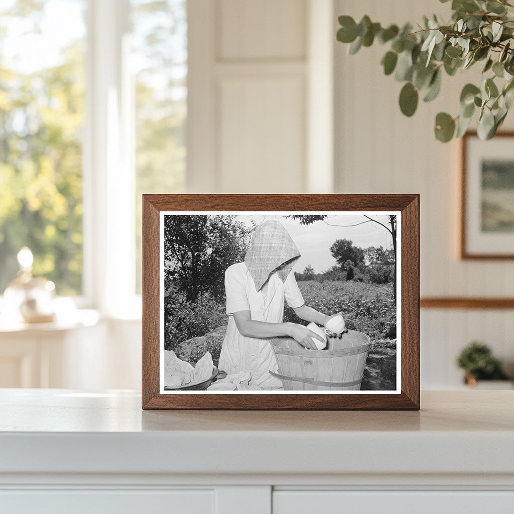 Elmer Thomas Family Packing Dishes July 1939