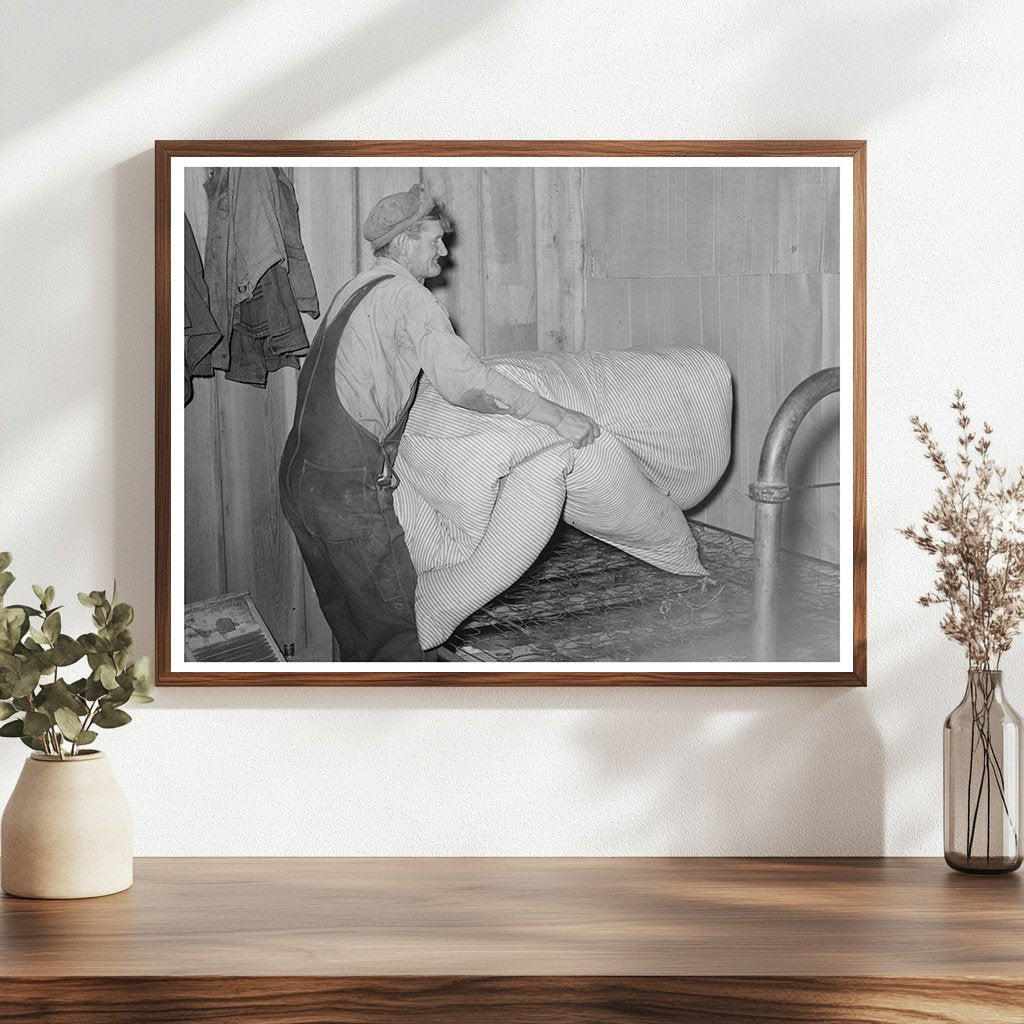 Elmer Thomas Packing for Relocation California July 1939