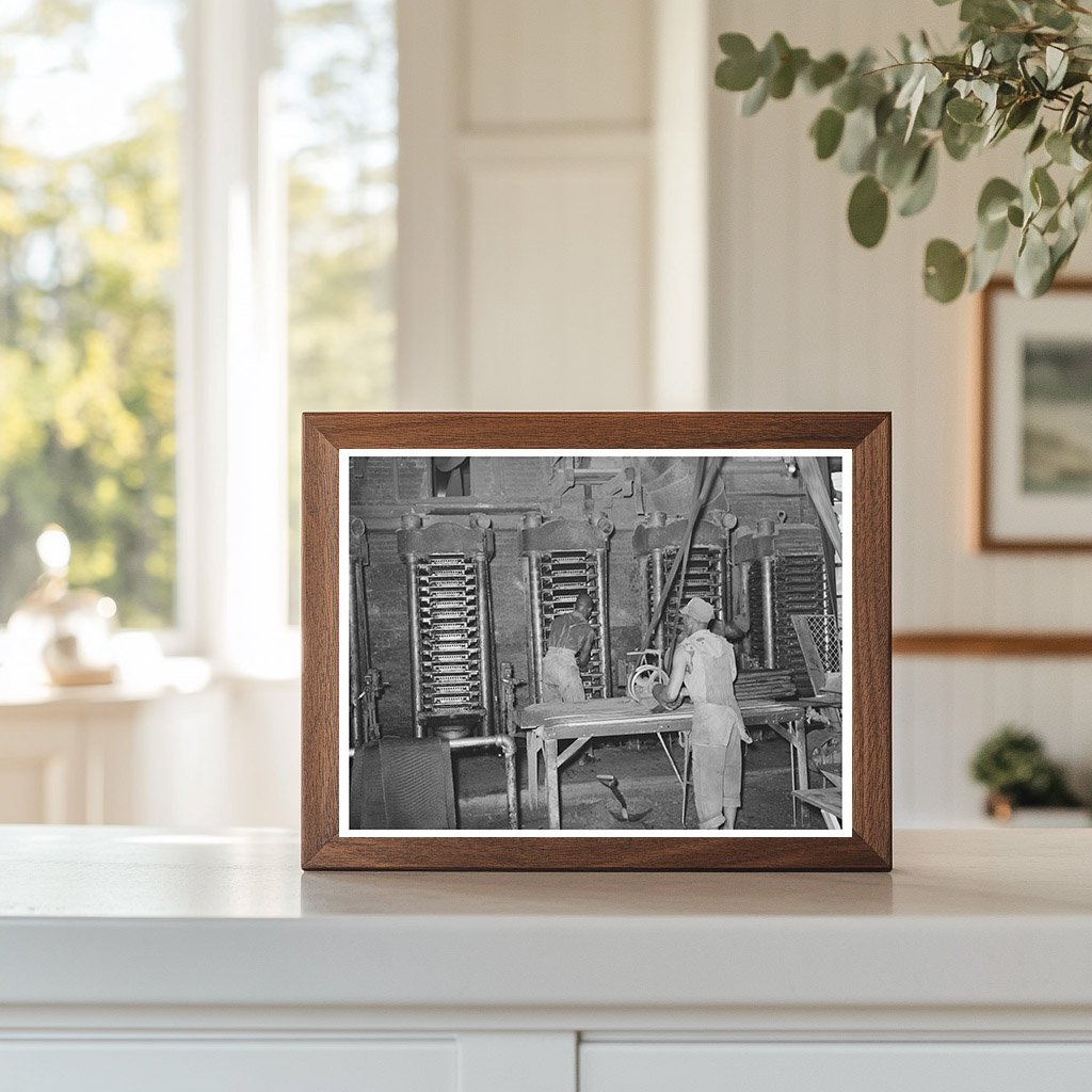 Cotton Cake Removal at McLennan County Oil Mill 1939