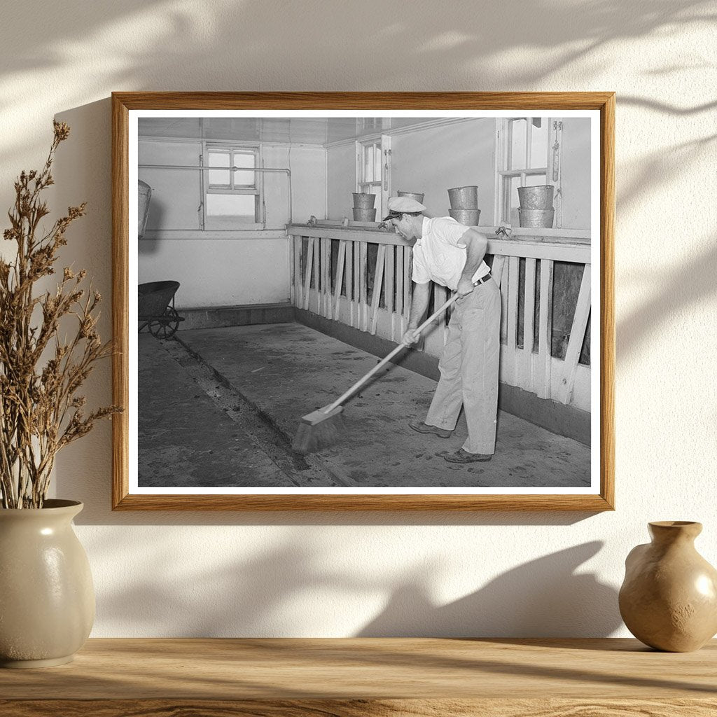 1939 Tom Green County Texas Dairy Farm Interior Image