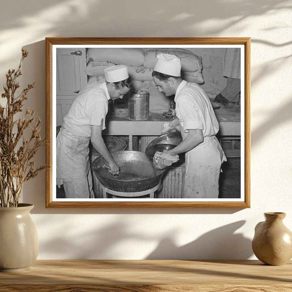 Bakers Prepare Pie Filling San Angelo Texas 1939
