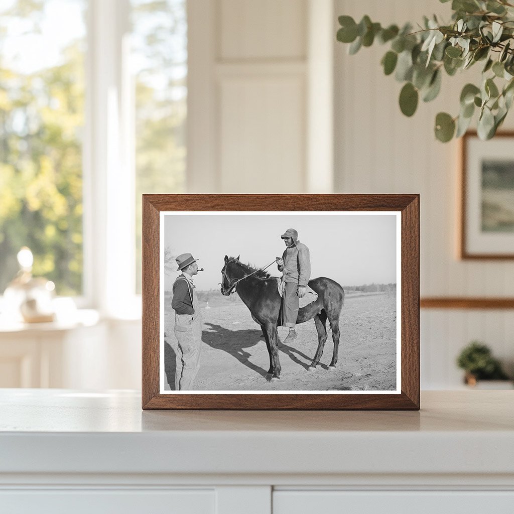 Pomp Hall Converses with Neighbor in Oklahoma 1940