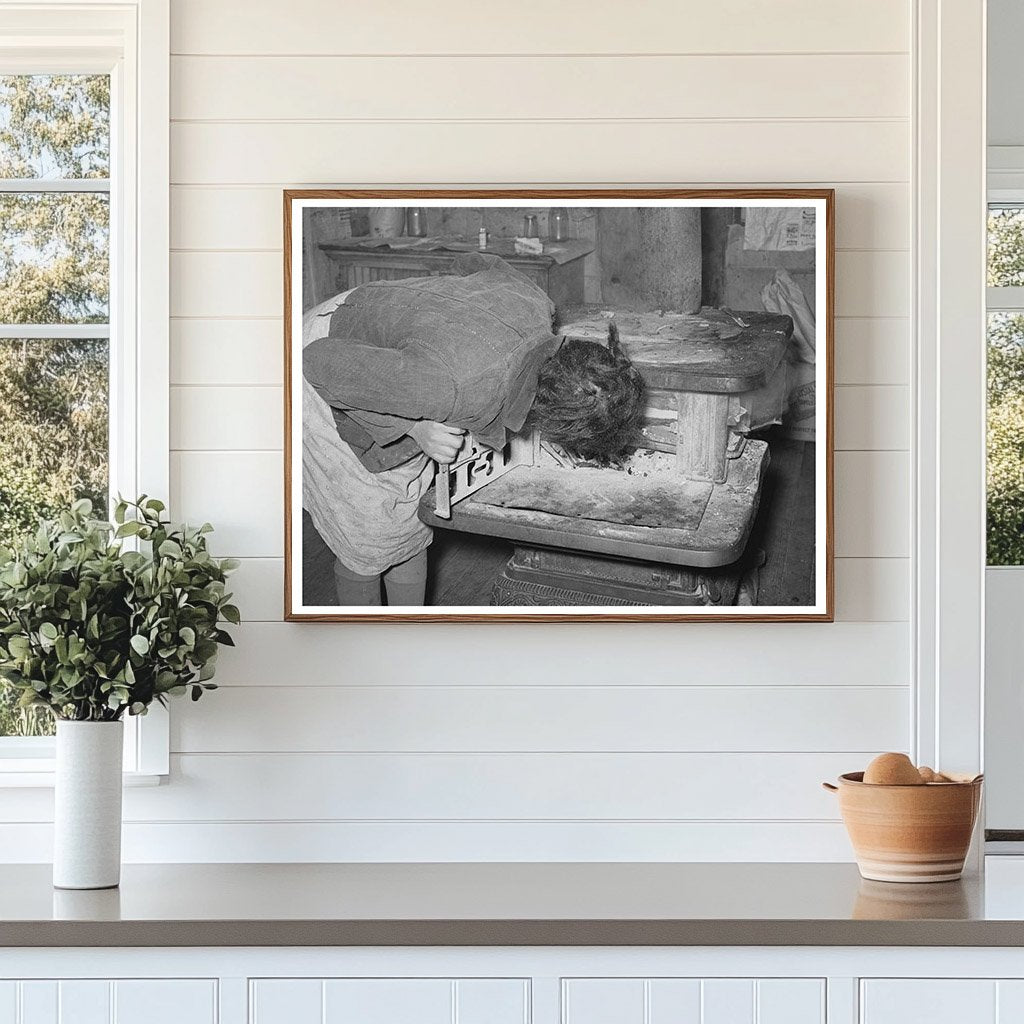 Daughter of Tenant Farmer Igniting Fire Oklahoma 1940