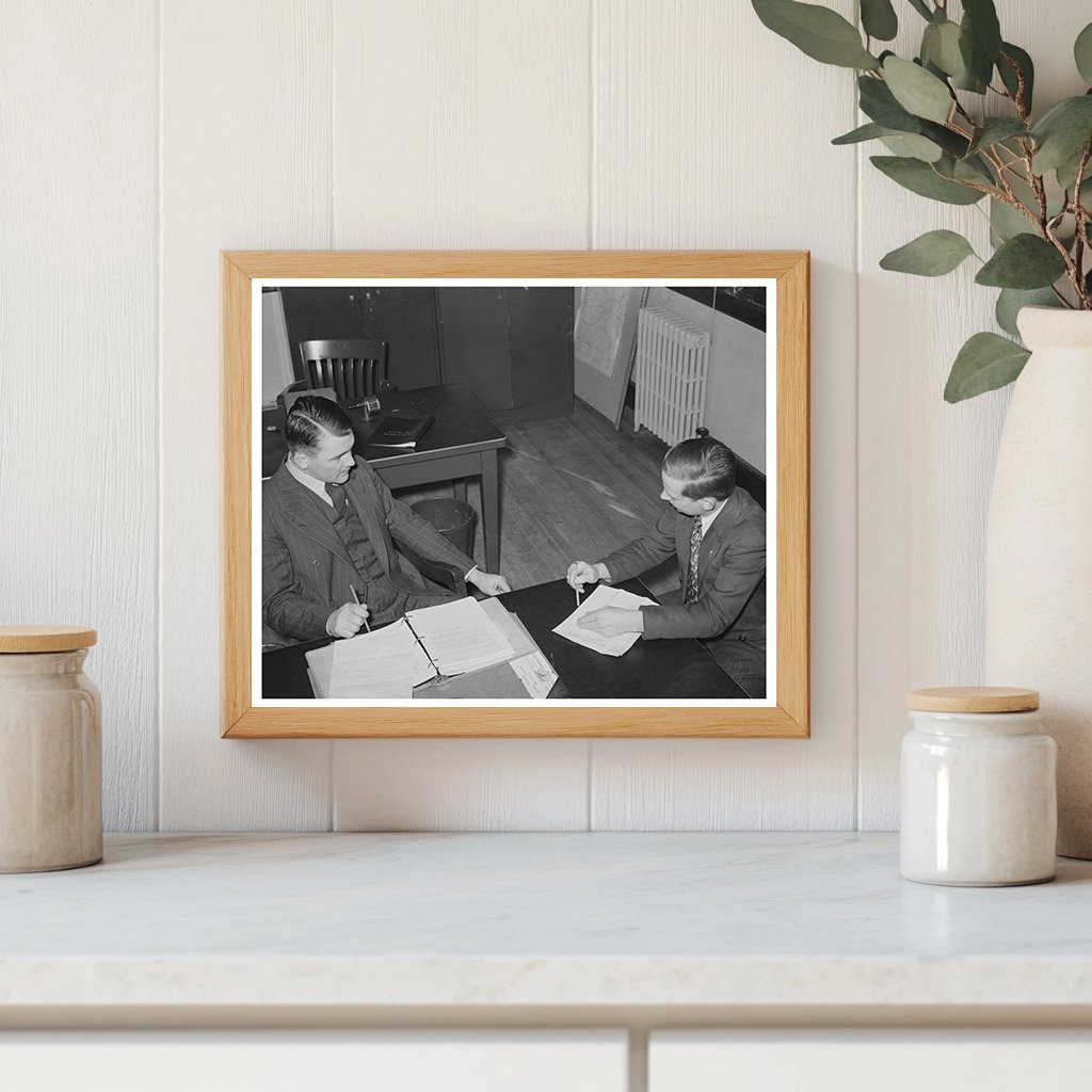 FSA Supervisor Discusses Tenant Farmers in Sapulpa 1940