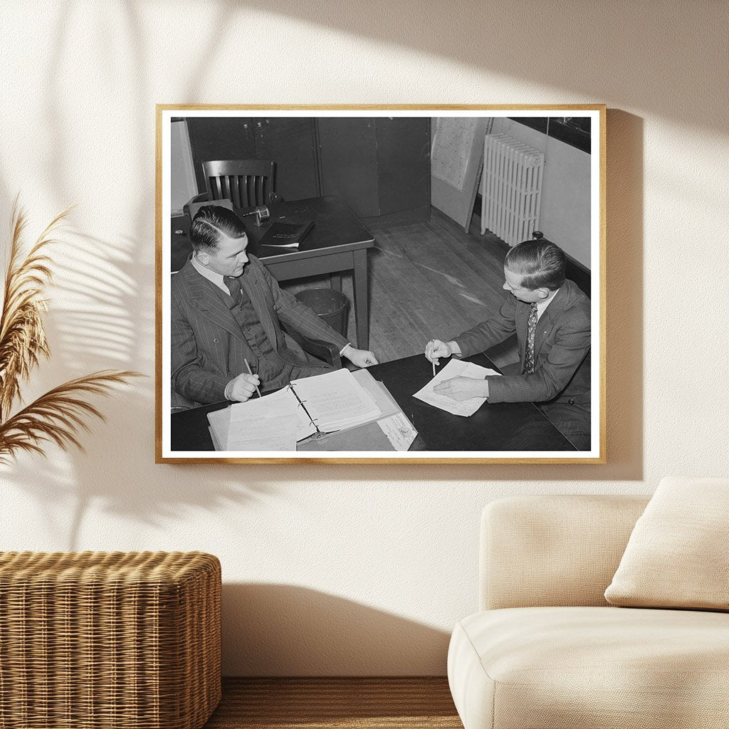 FSA Supervisor Discusses Tenant Farmers in Sapulpa 1940