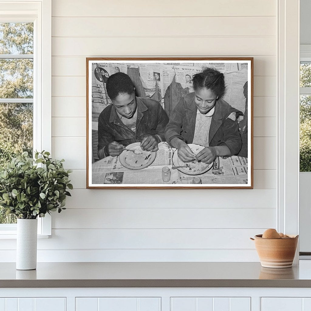 Children Enjoying Cornbread and Gravy in 1944 Oklahoma