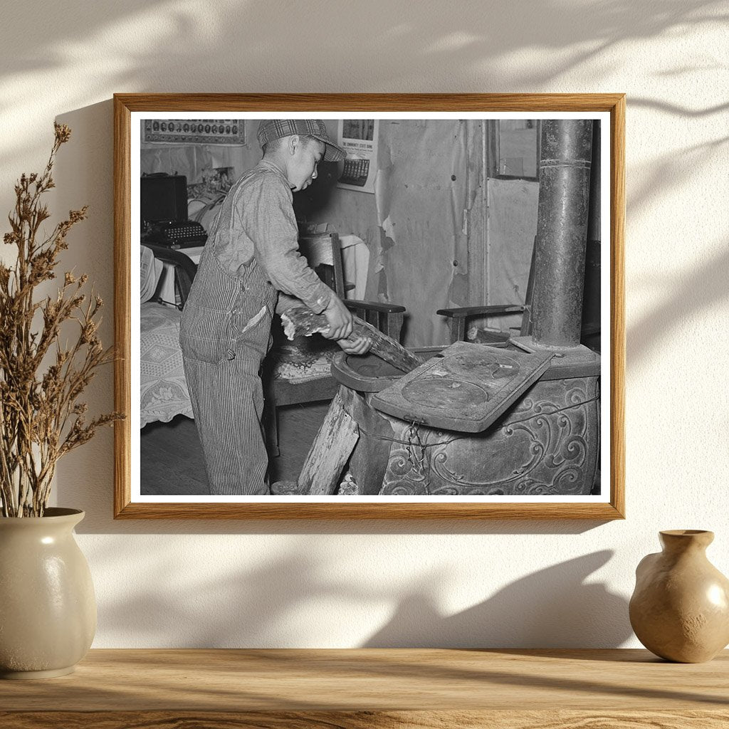 Son of Tenant Farmer Building Fire in Oklahoma 1944