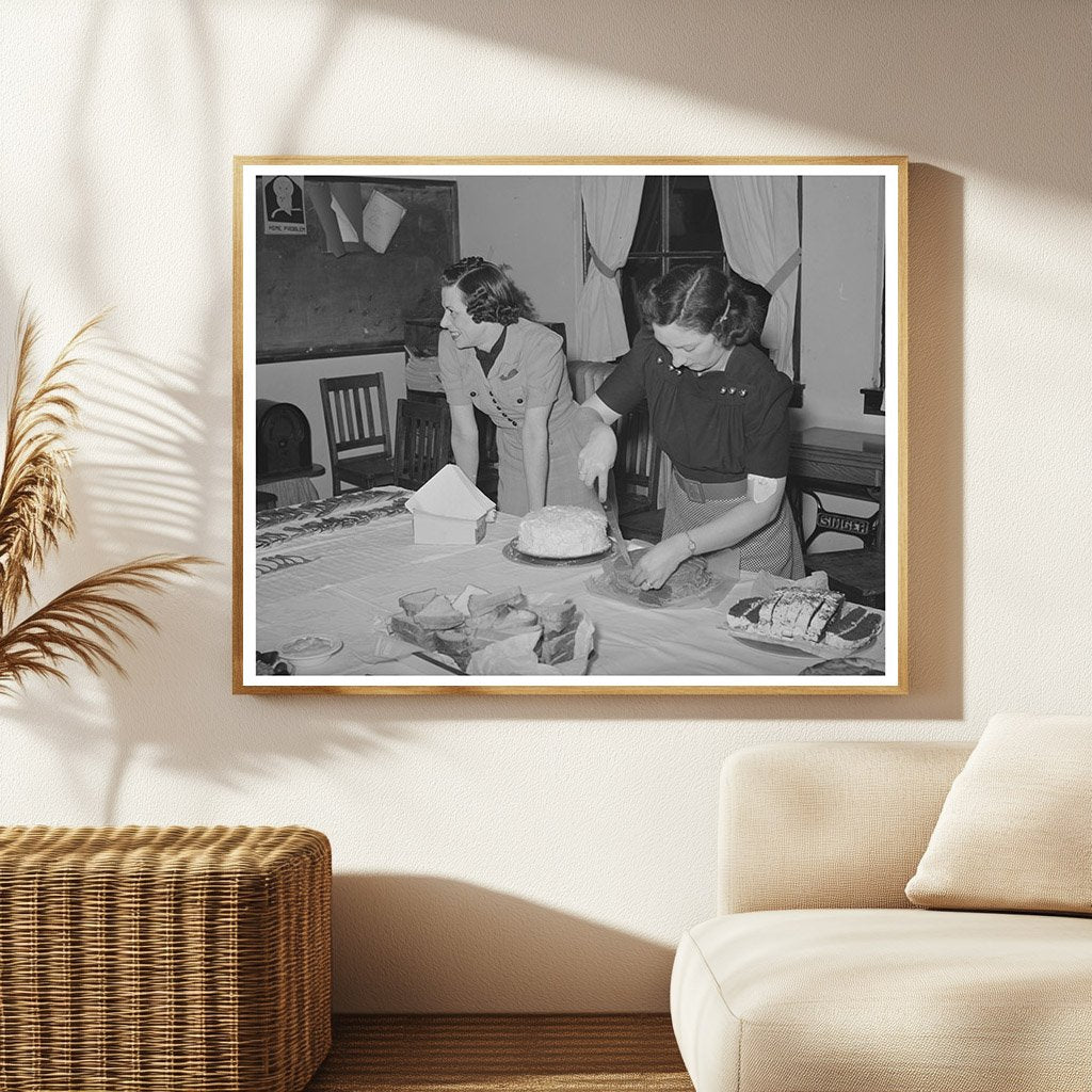 1944 Vintage Image of Cake Cutting at Eufaula Buffet Supper
