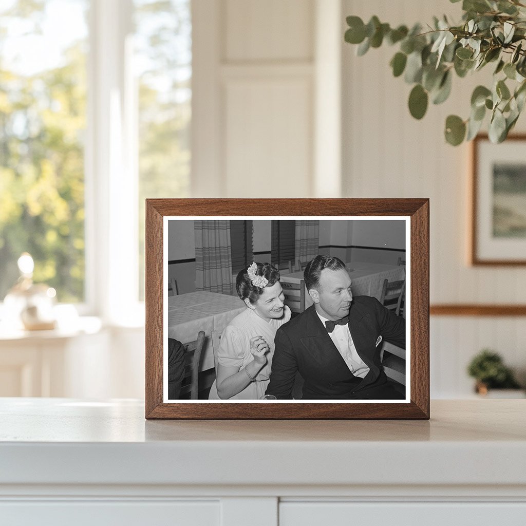 Couple at San Angelo Stock Show Texas March 1940