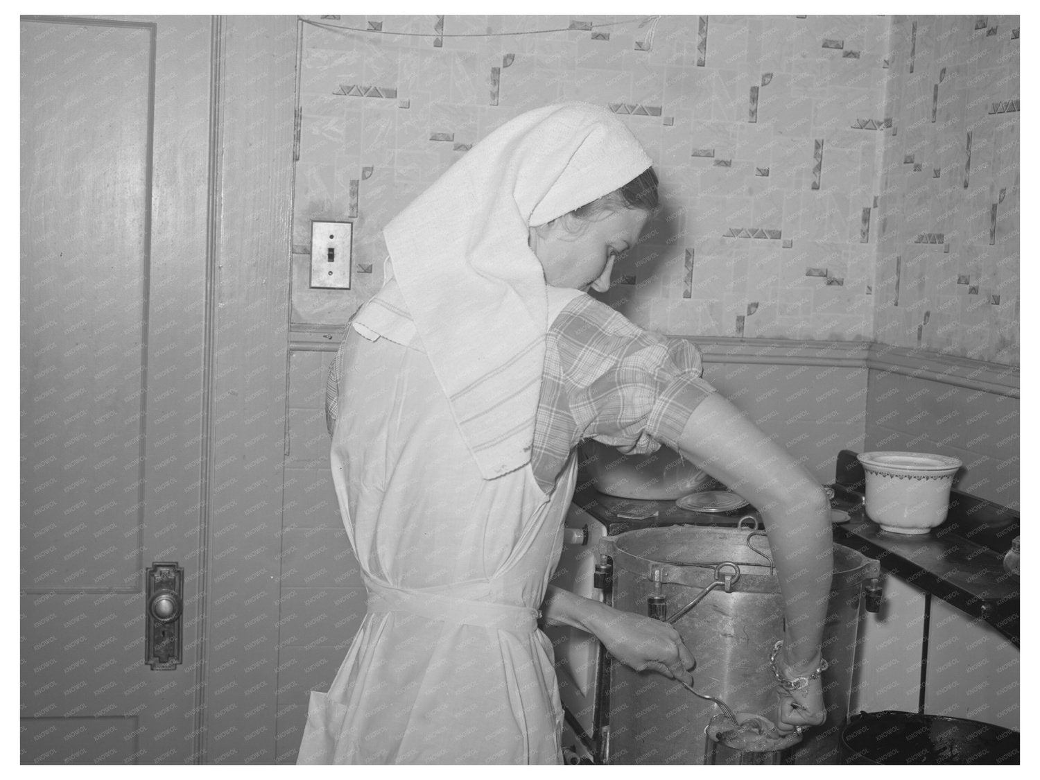 Pressure Cooker Canning Demonstration San Angelo Texas 1940