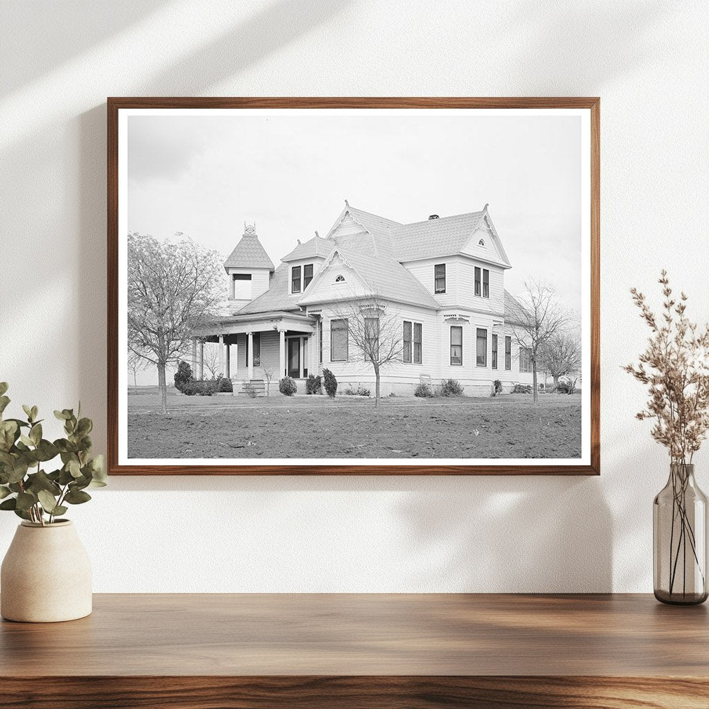 Farmhouse and Barn in Travis County Texas 1940