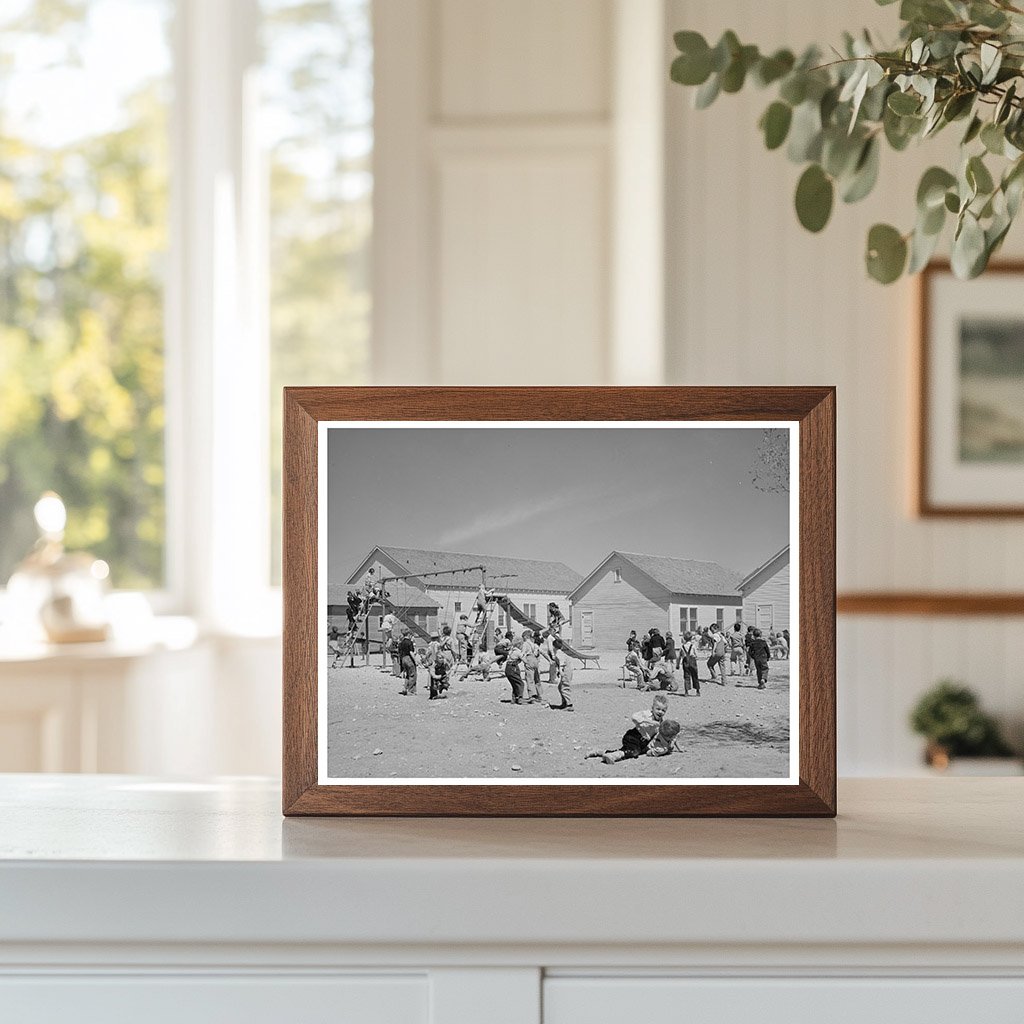 Recess Time at Hobbs Grade School March 1940