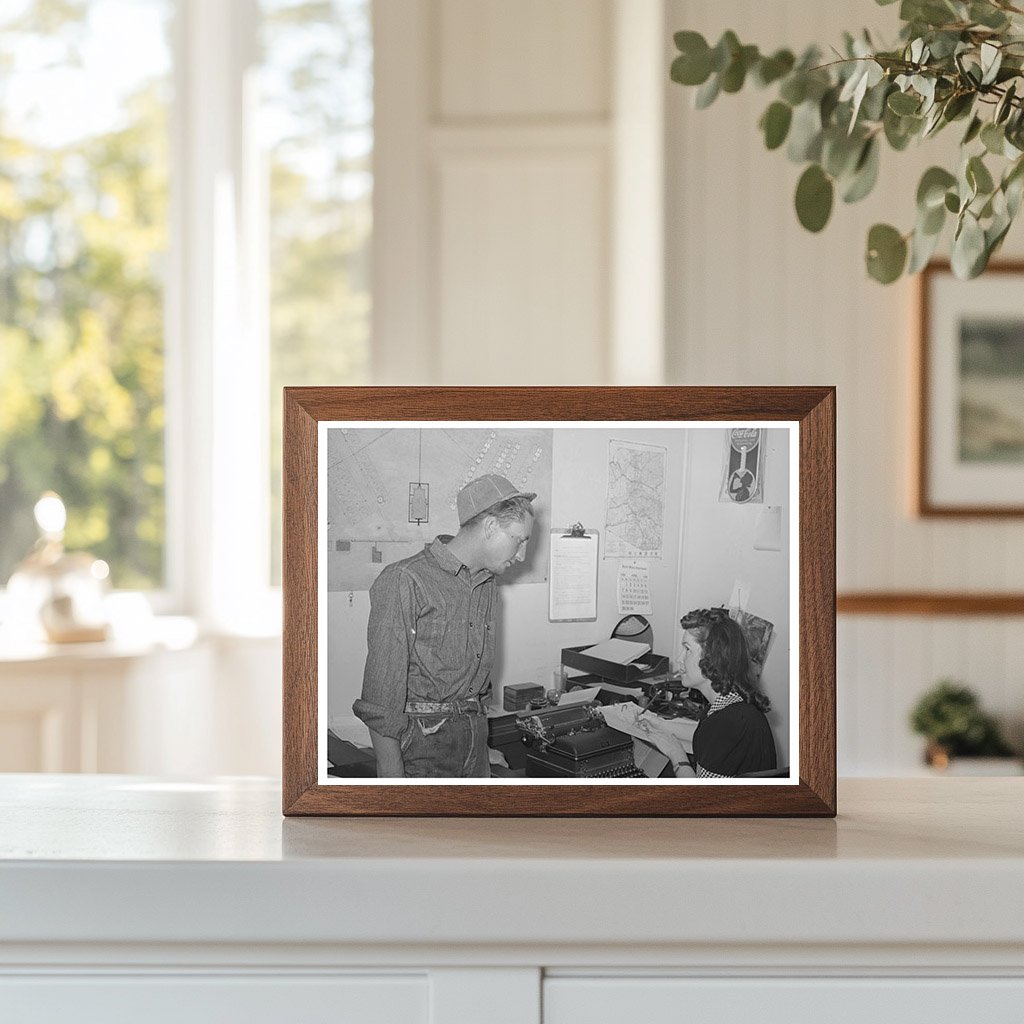 Migratory Worker Checking Out of Agua Fria Camp 1940