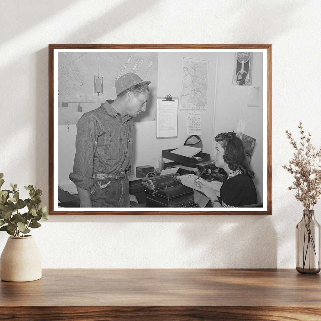 Migratory Worker Checking Out of Agua Fria Camp 1940
