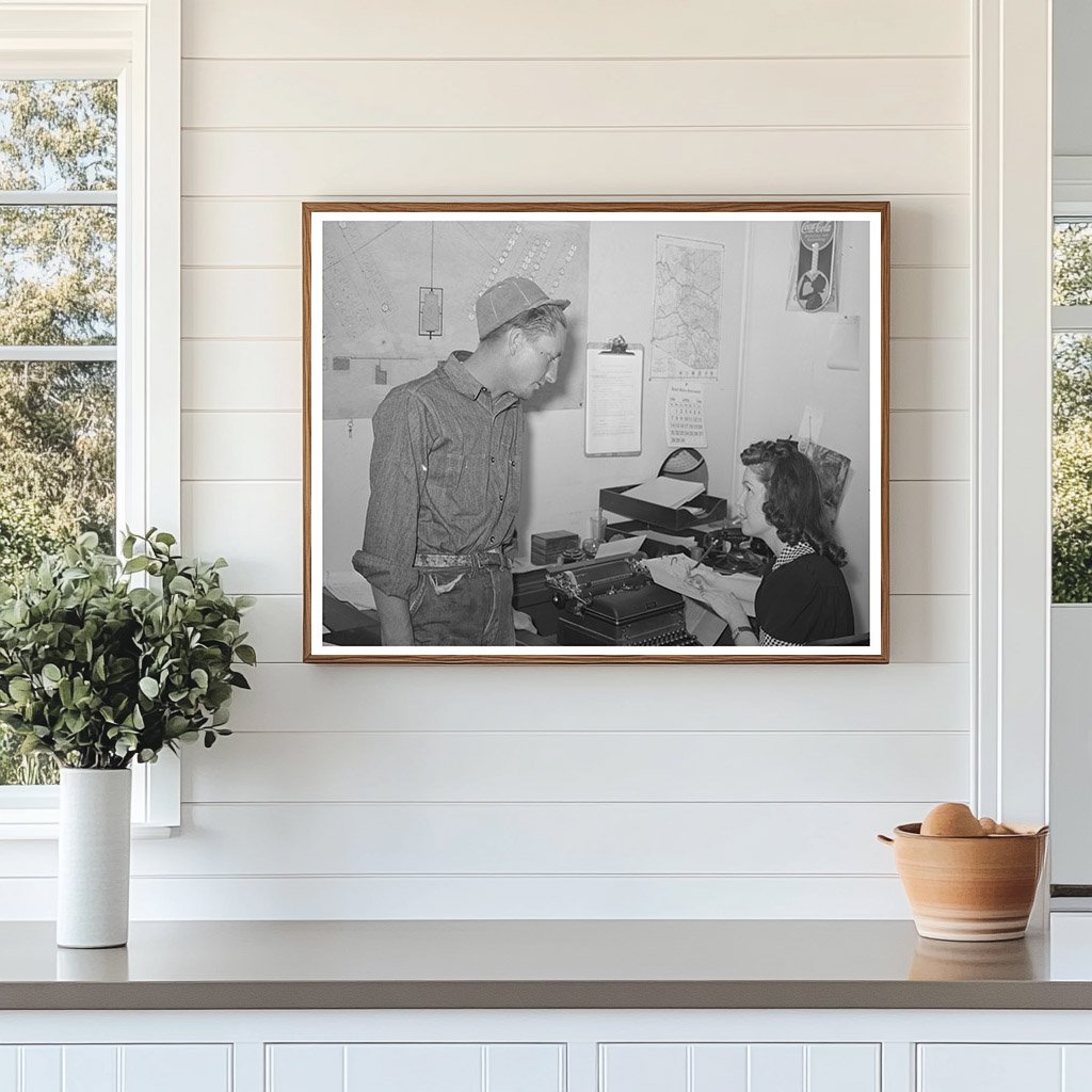 Migratory Worker Checking Out of Agua Fria Camp 1940